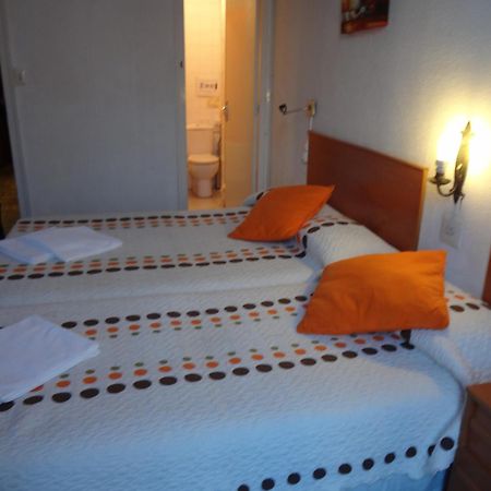 Hostal Lima Барселона Екстер'єр фото