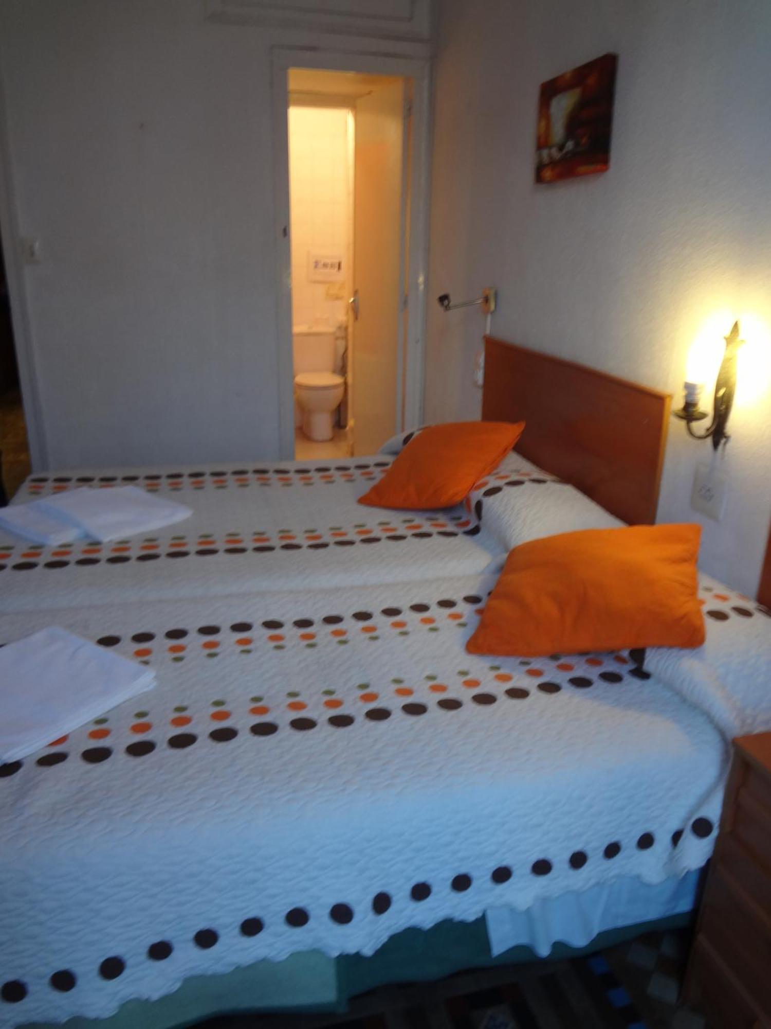 Hostal Lima Барселона Екстер'єр фото
