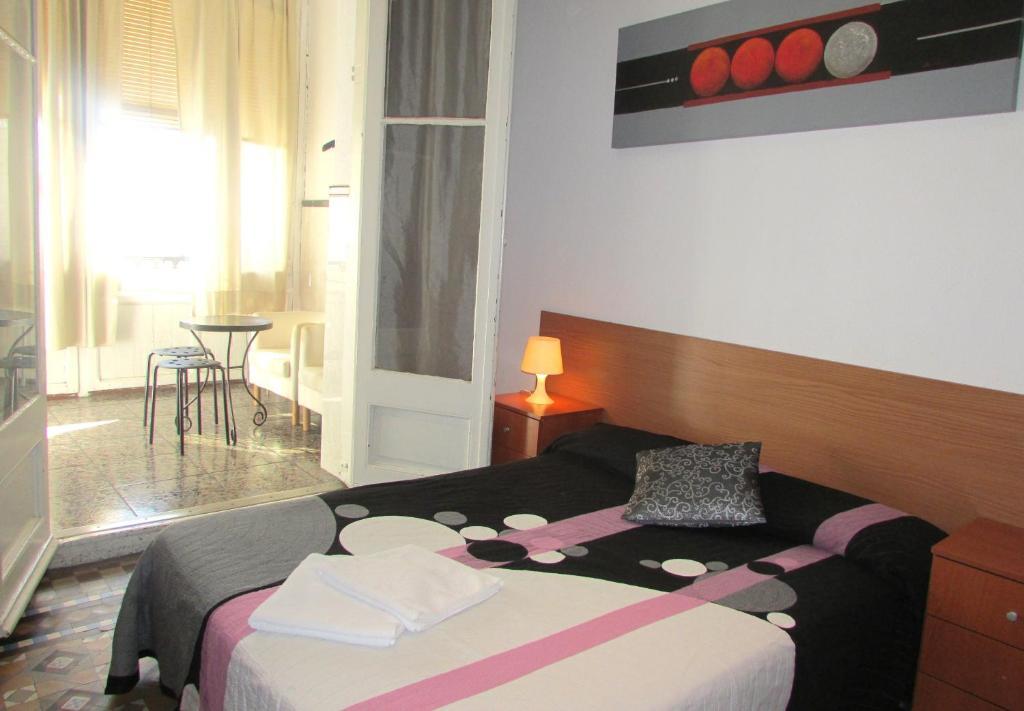 Hostal Lima Барселона Екстер'єр фото